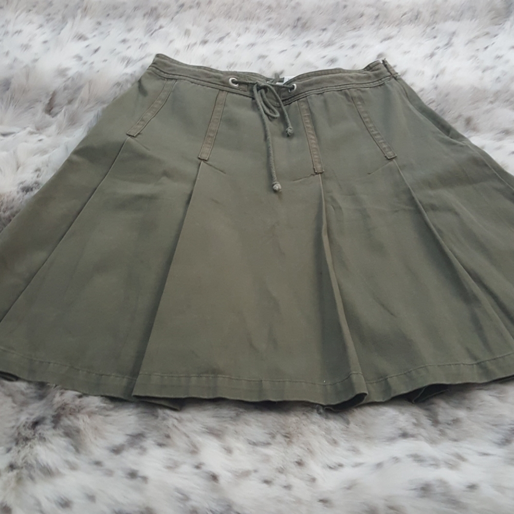 Isaac Mizrahi olive green pleated mini skirt - Picture 1 of 4